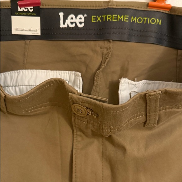 Men’s Lee original khaki extreme motion. Size 30. 10” inseam. NWT - Picture 3 of 5